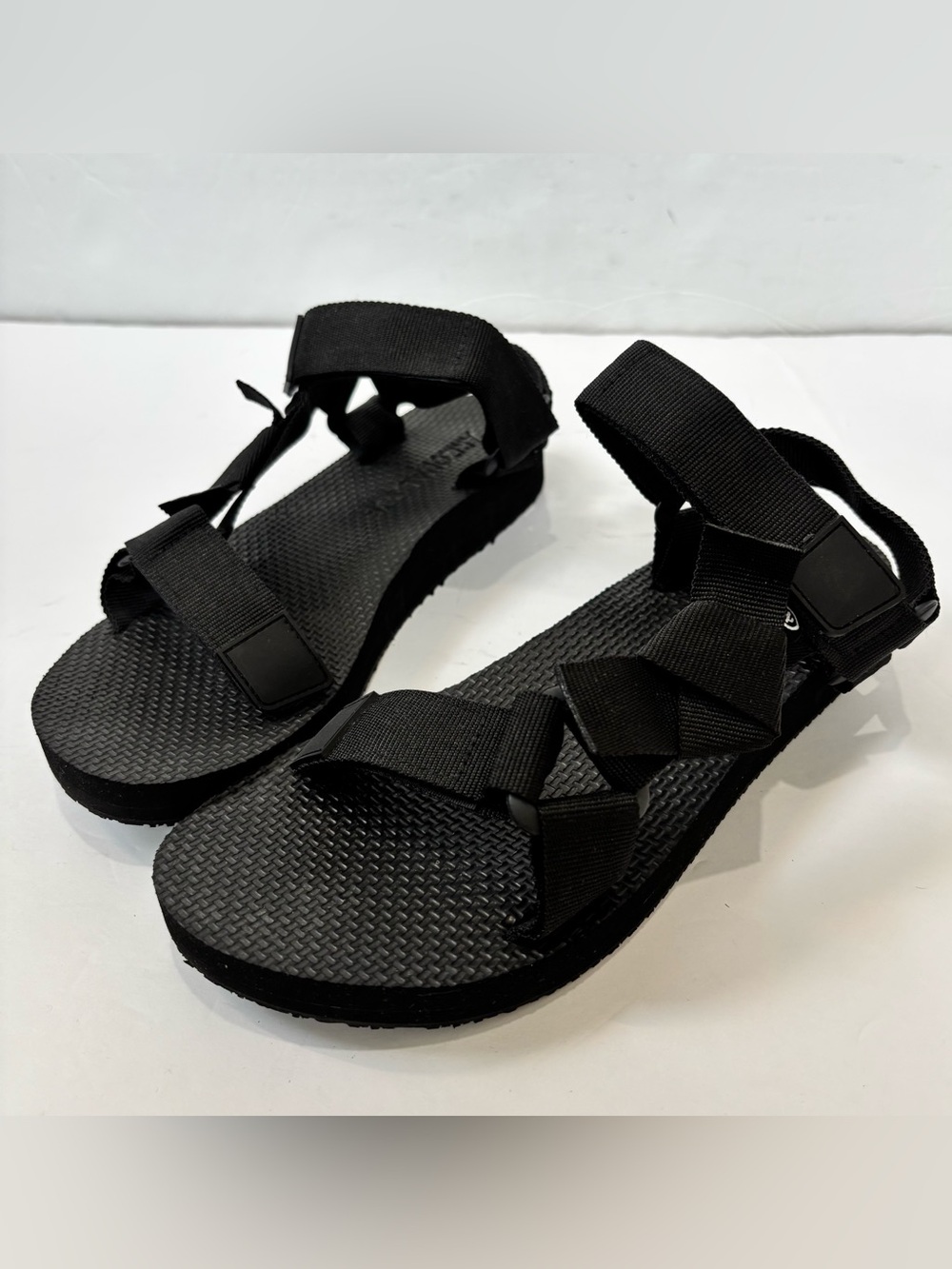 Arizona Love Womens 7.5 Black Ankle Strap Slingbacks Outdoor Hiking Sandals